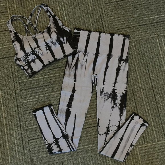 (NEW!) Activewear Tie Dye Sets - Picture 3 of 4